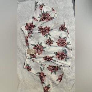 Off Shoulder Floral Iris Basic Blouse🌺